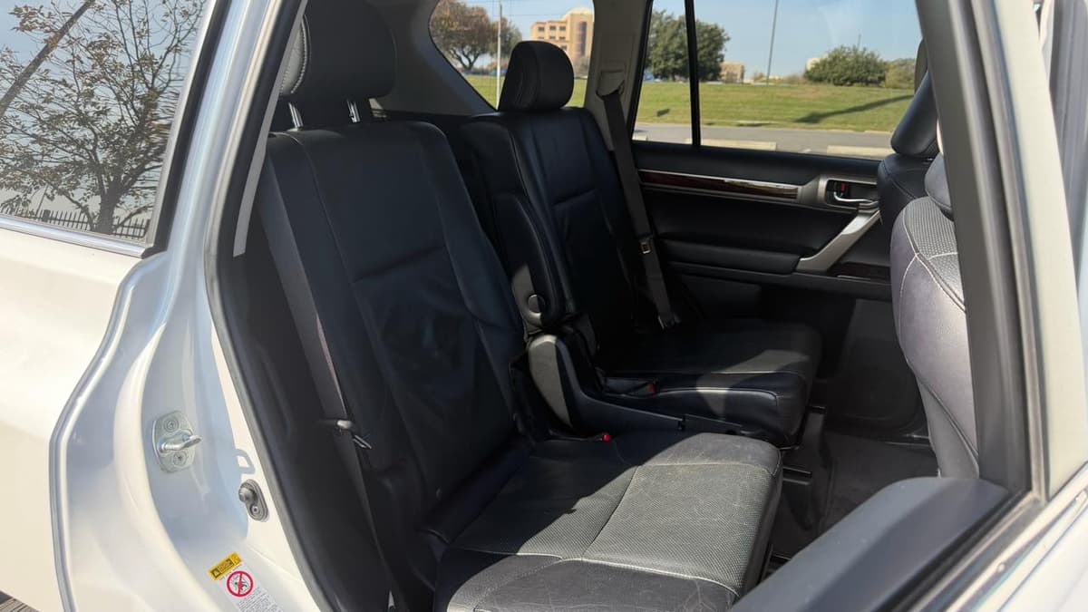 2017 Lexus GX - Image 17