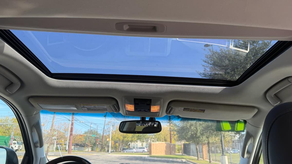 2017 Lexus GX - Image 21