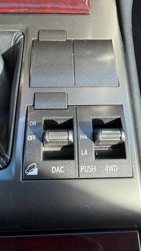 2017 Lexus GX - Image 24