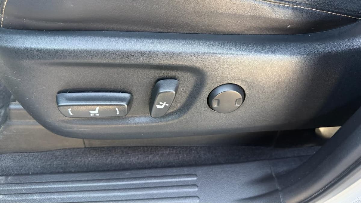 2017 Lexus GX - Image 26