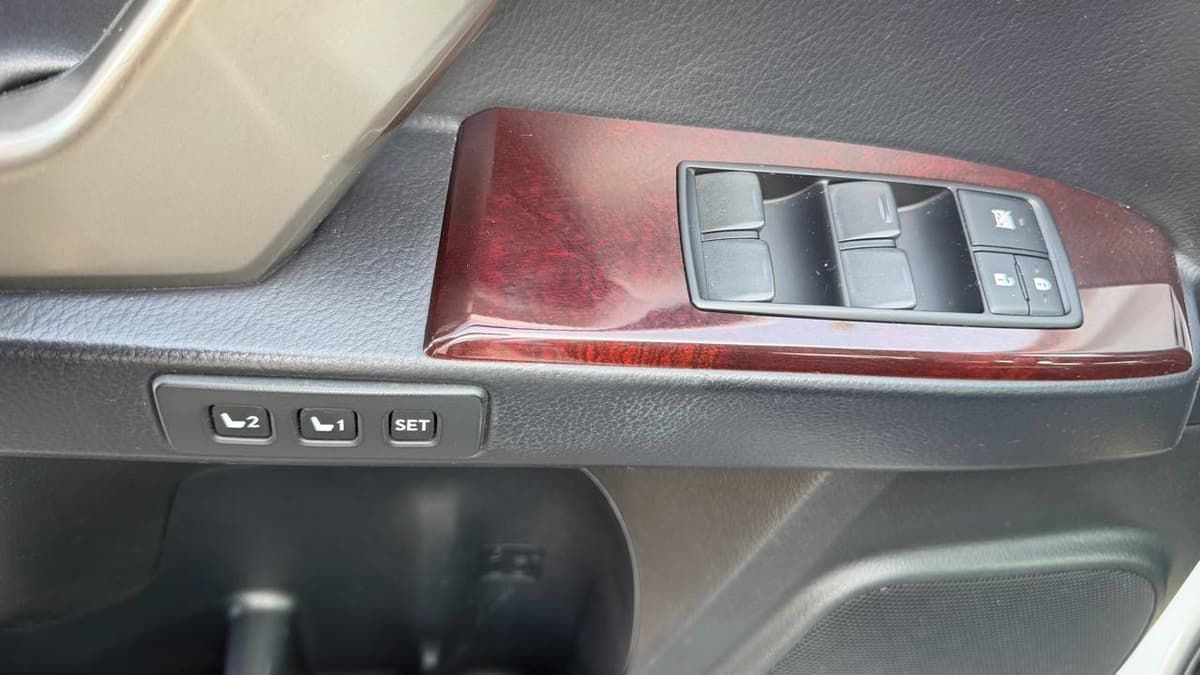 2017 Lexus GX - Image 27