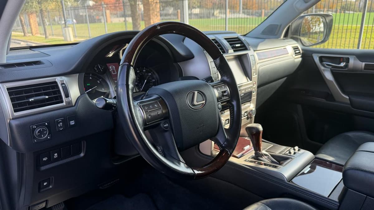 2017 Lexus GX - Image 36
