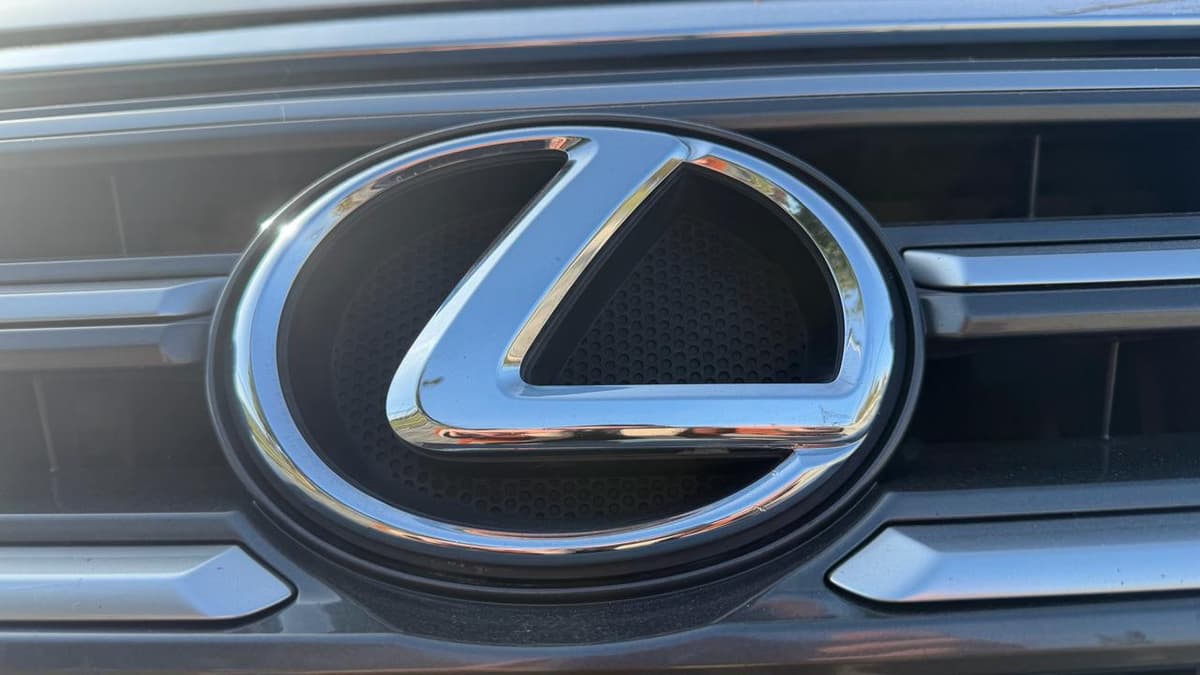 2017 Lexus GX - Image 37