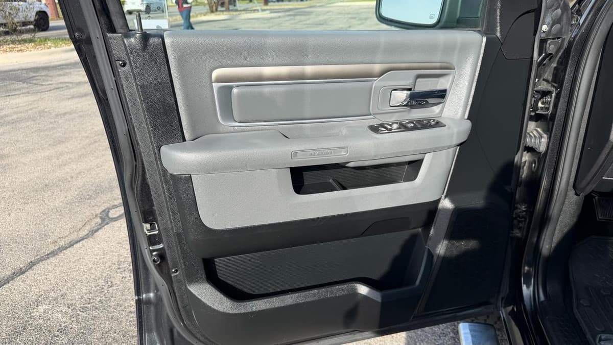 2017 Ram 1500 - Image 8