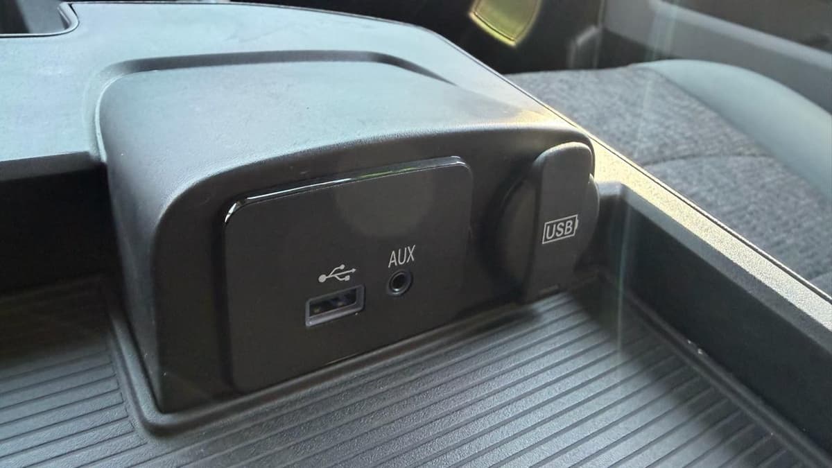 2017 Ram 1500 - Image 32