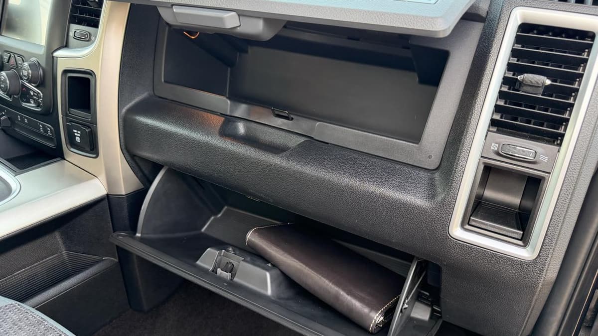 2017 Ram 1500 - Image 40