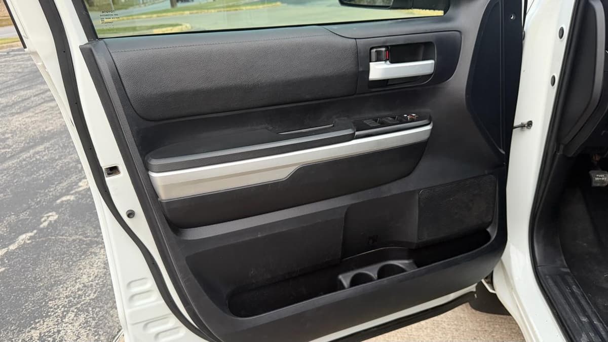 2016 Toyota Tundra - Image 9