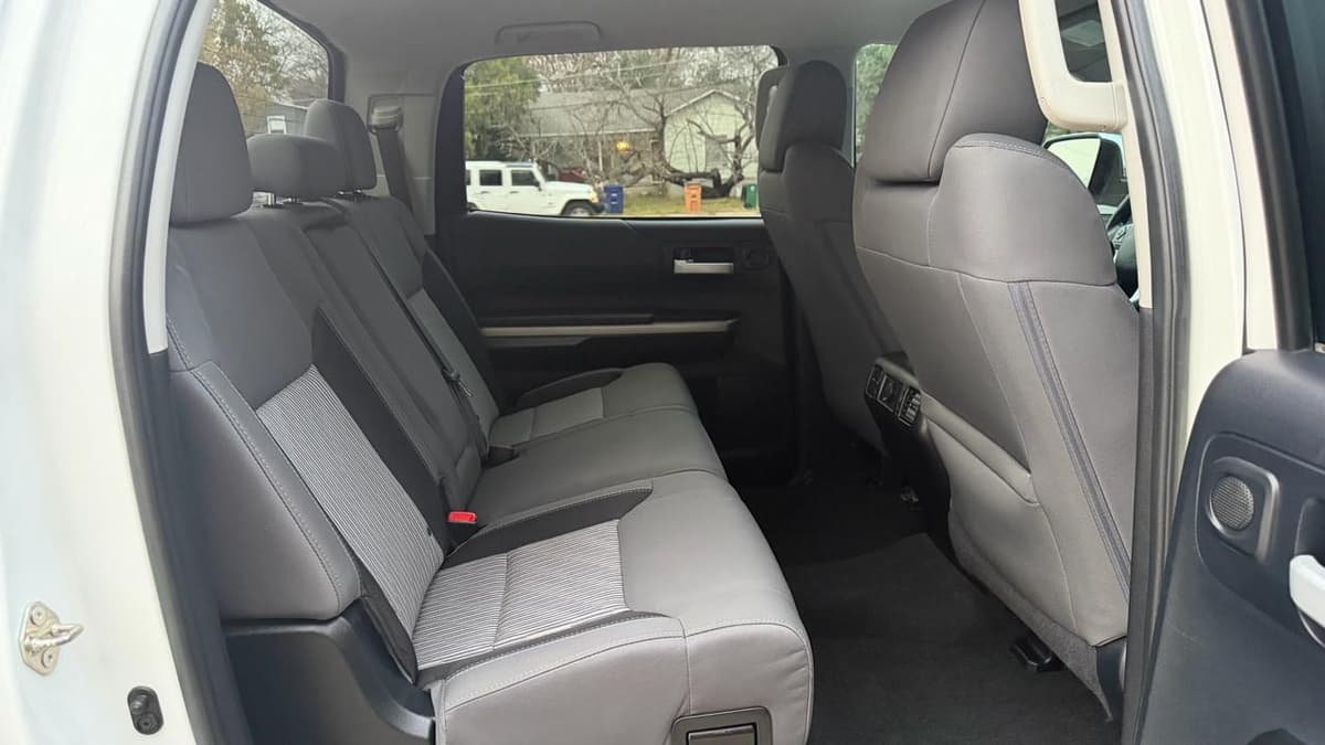 2016 Toyota Tundra - Image 12