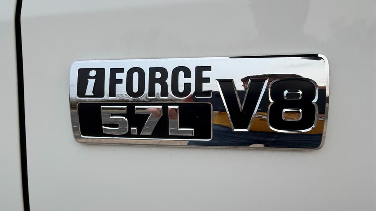 2016 Toyota Tundra - Image 17