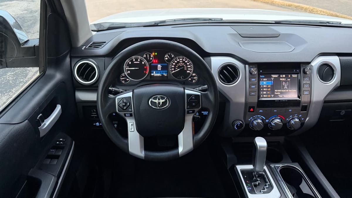 2016 Toyota Tundra - Image 22