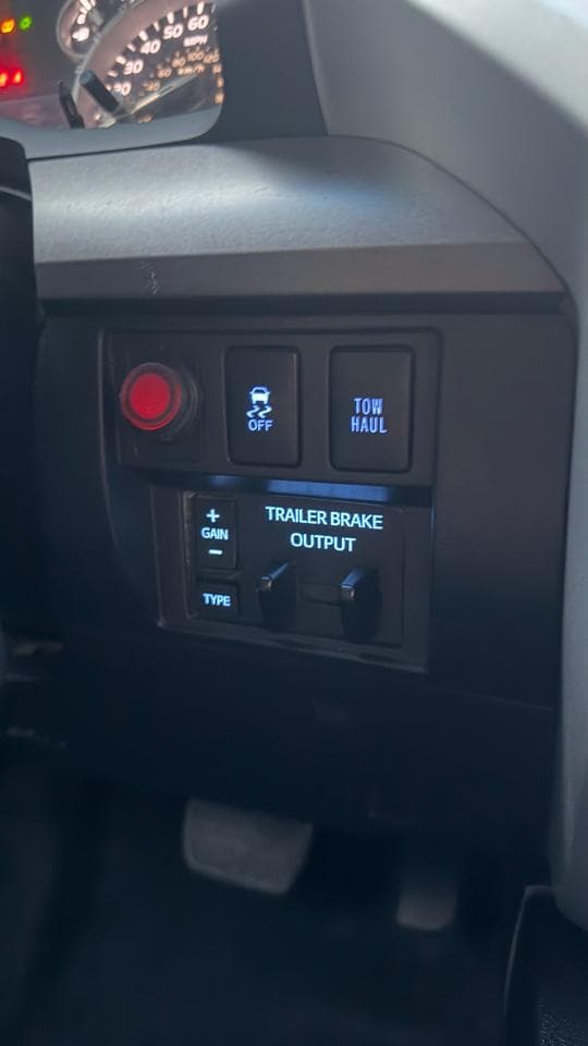 2016 Toyota Tundra - Image 23