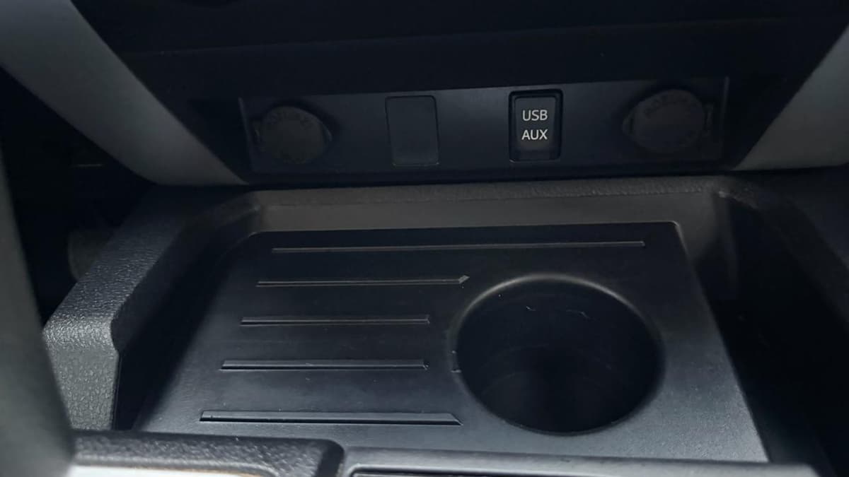 2016 Toyota Tundra - Image 34