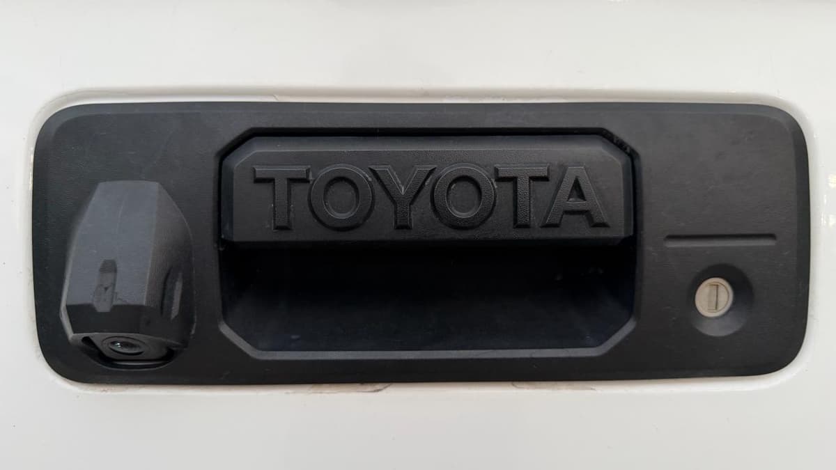 2016 Toyota Tundra - Image 38