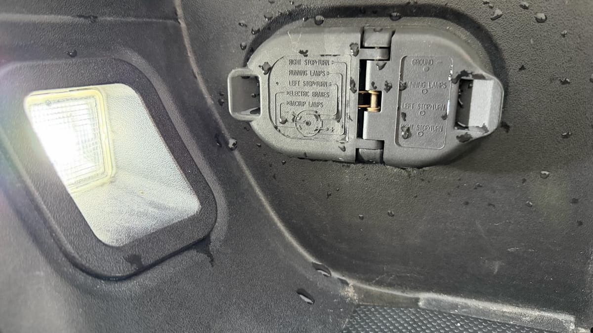 2016 Toyota Tundra - Image 39