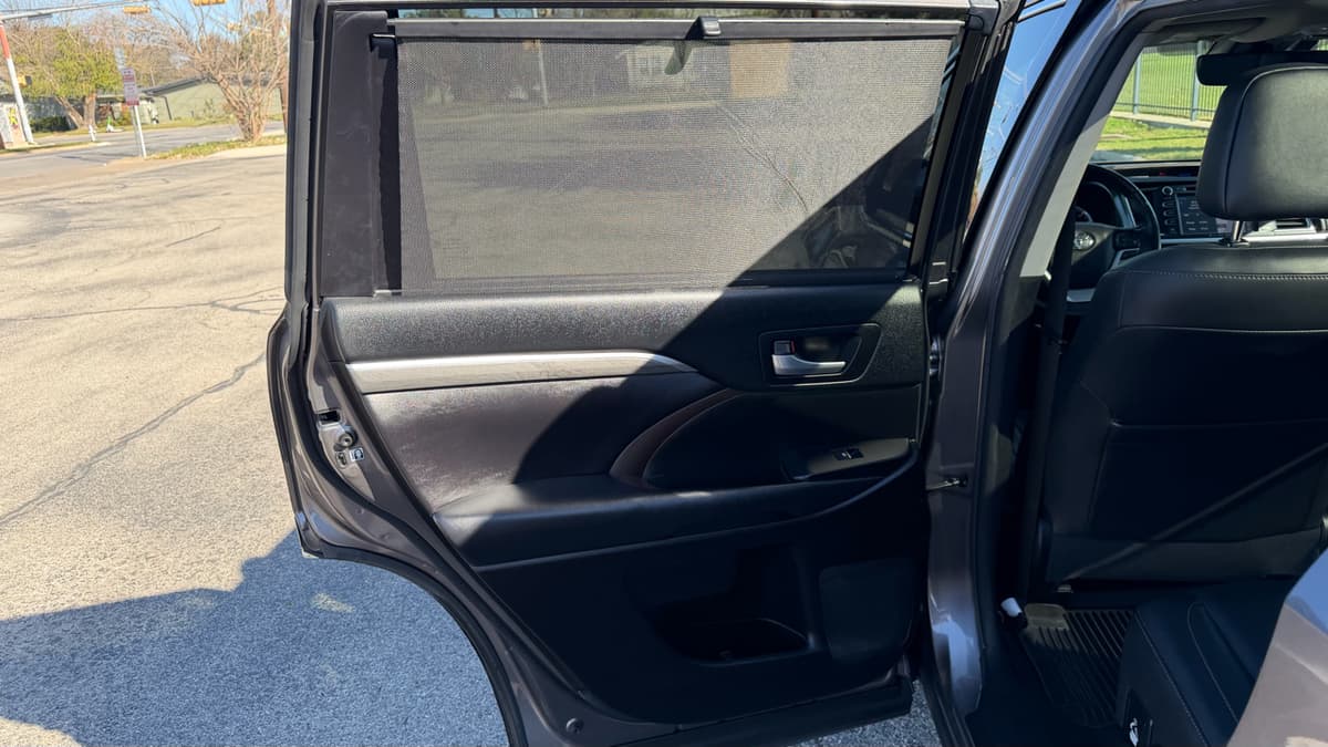 2017 Toyota Highlander - Image 9