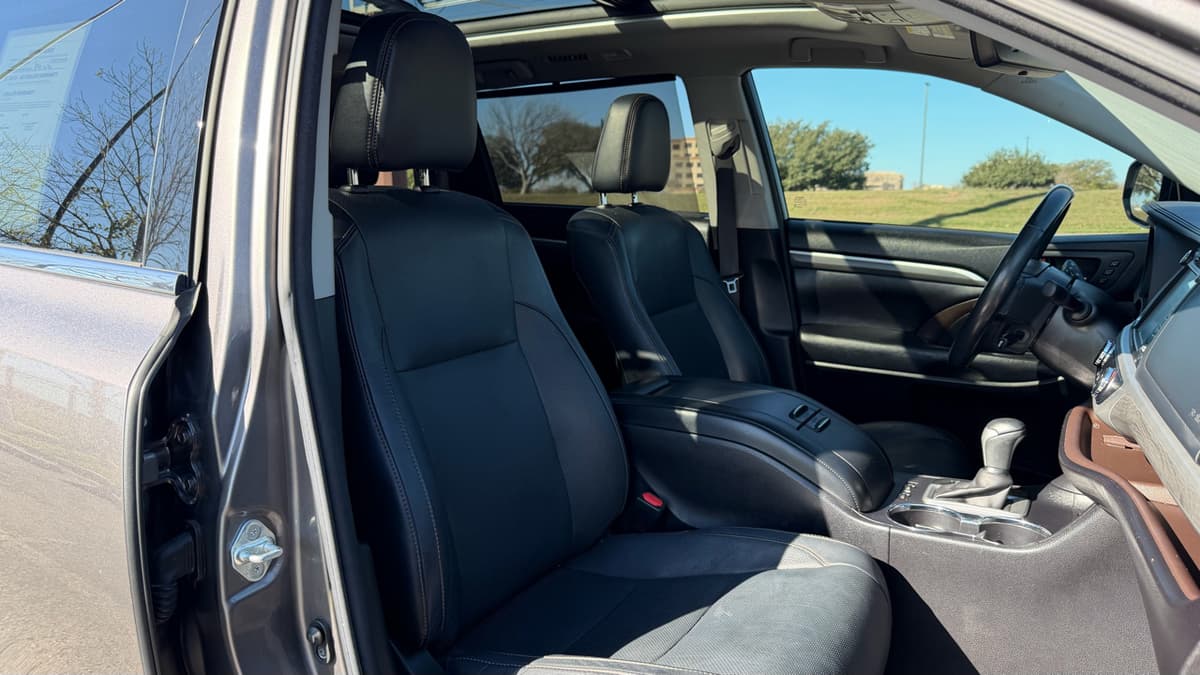 2017 Toyota Highlander - Image 13