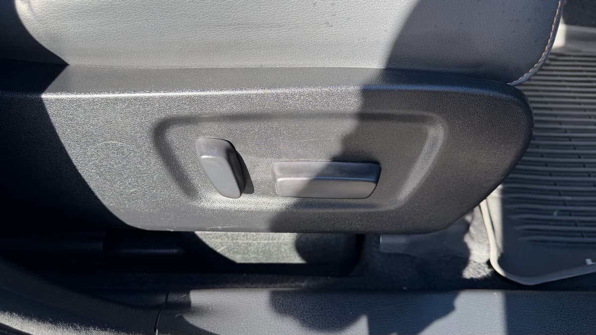 2017 Toyota Highlander - Image 14