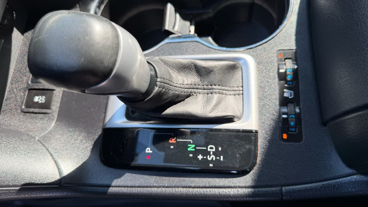 2017 Toyota Highlander - Image 29