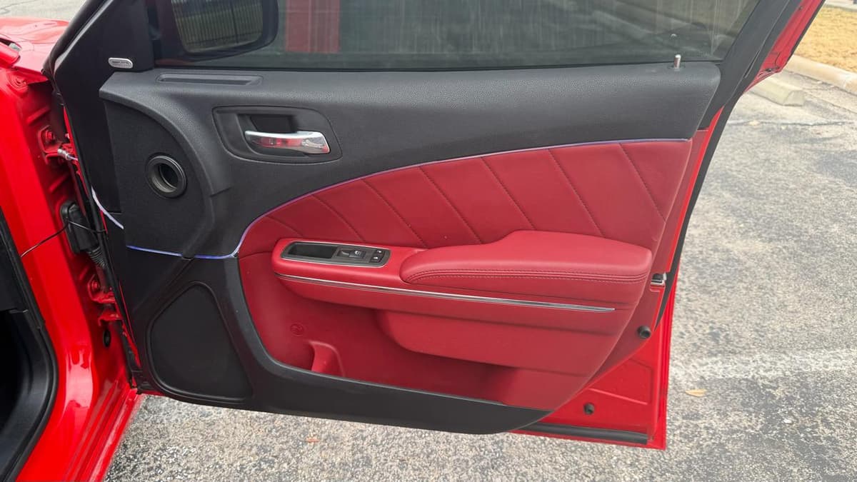 2014 Dodge Charger - Image 11