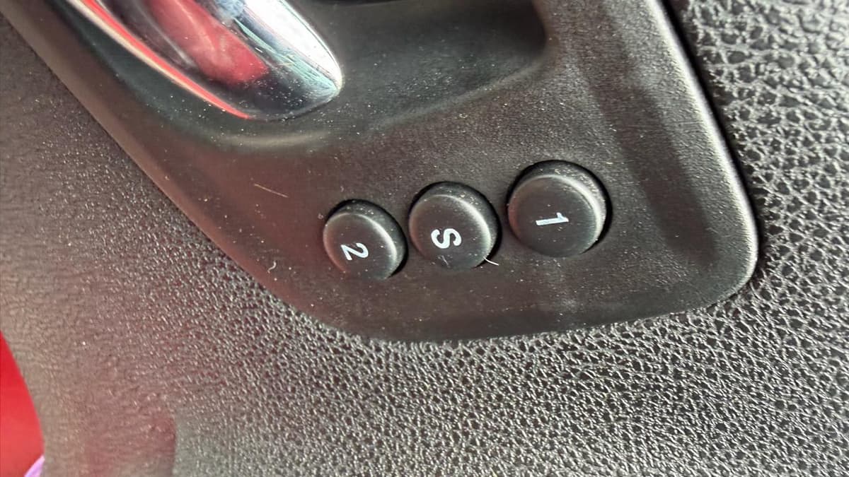 2014 Dodge Charger - Image 28