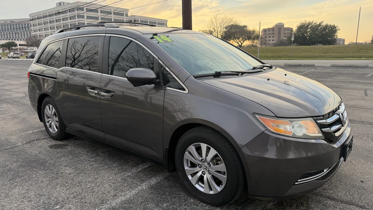 2014 Honda Odyssey - Image 2
