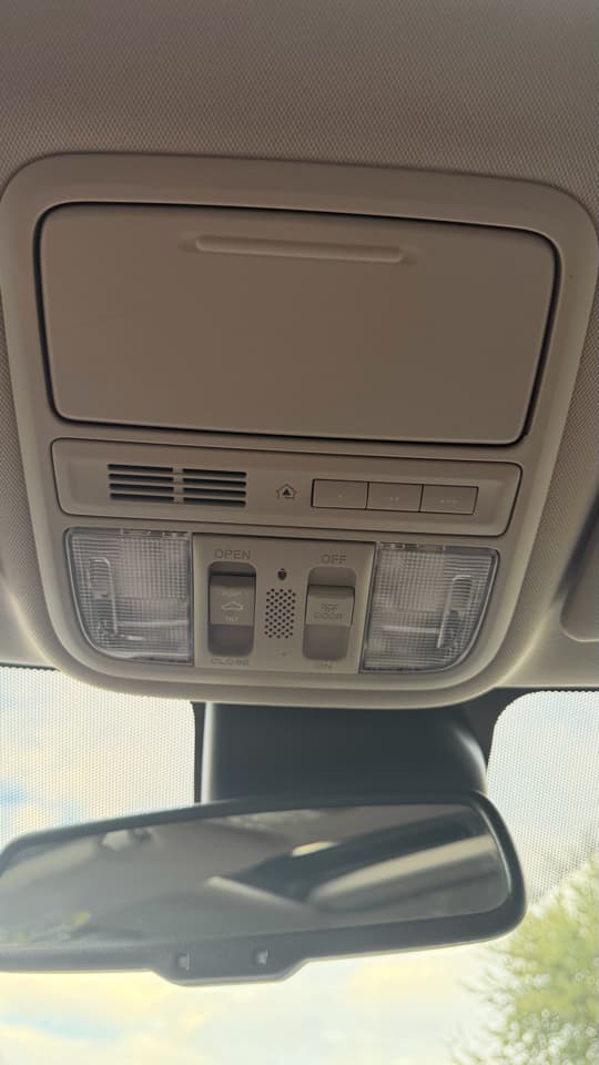 2014 Honda Odyssey - Image 30