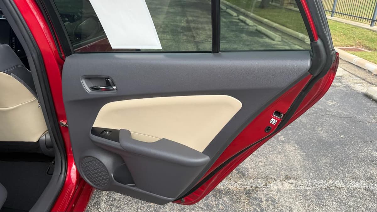 2018 Toyota Prius - Image 11