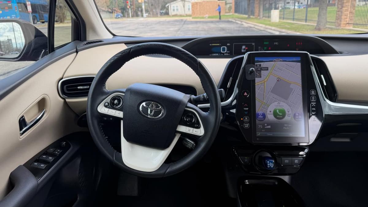 2018 Toyota Prius - Image 19