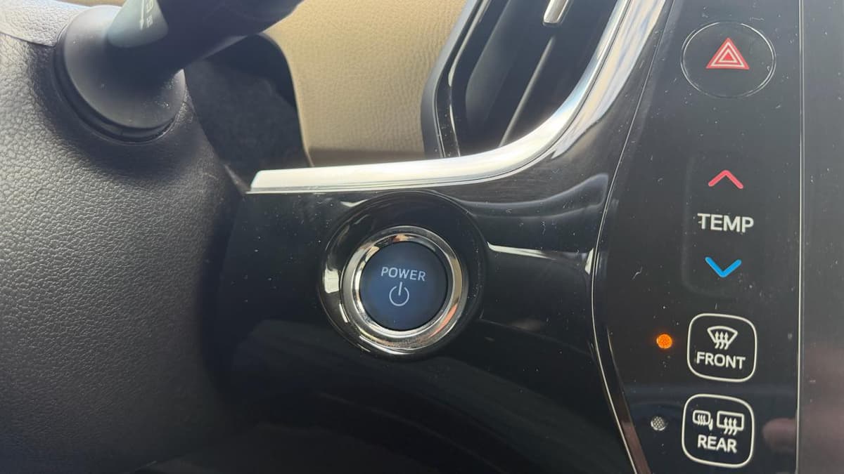 2018 Toyota Prius - Image 28