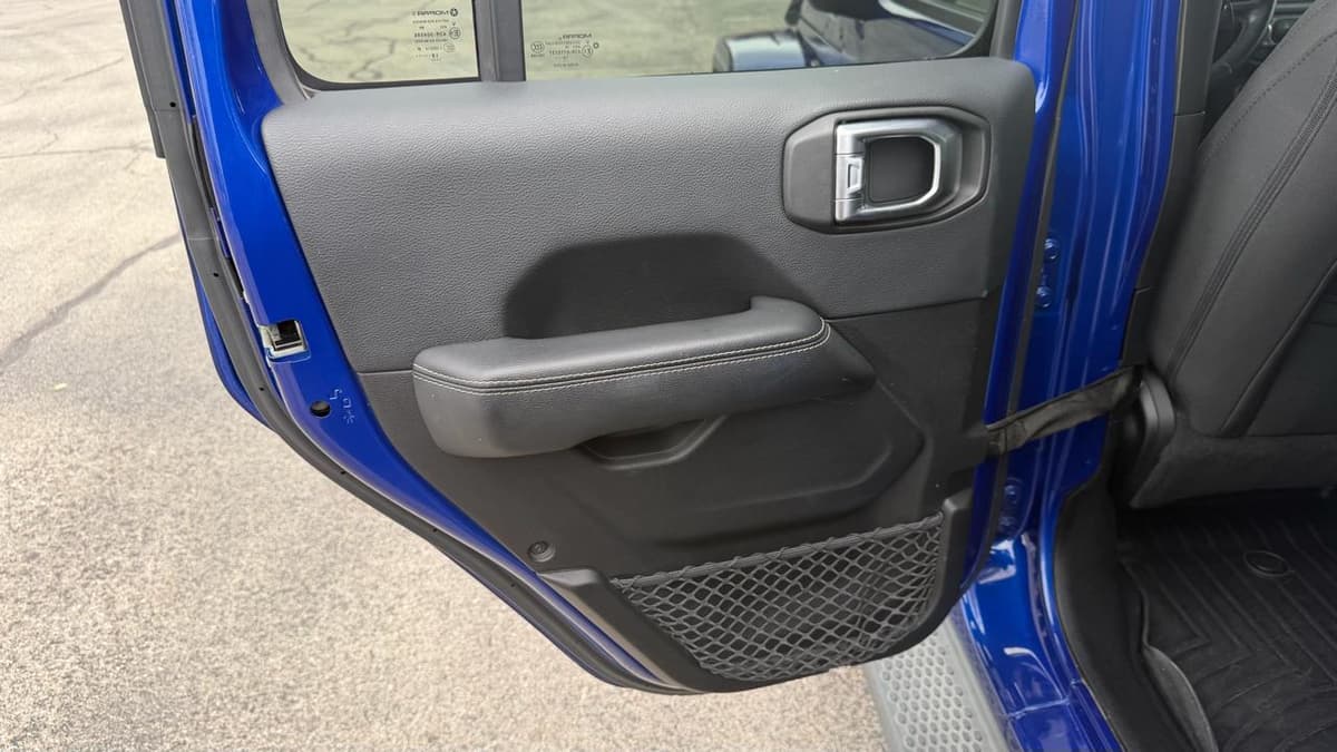 2018 Jeep Wrangler - Image 9