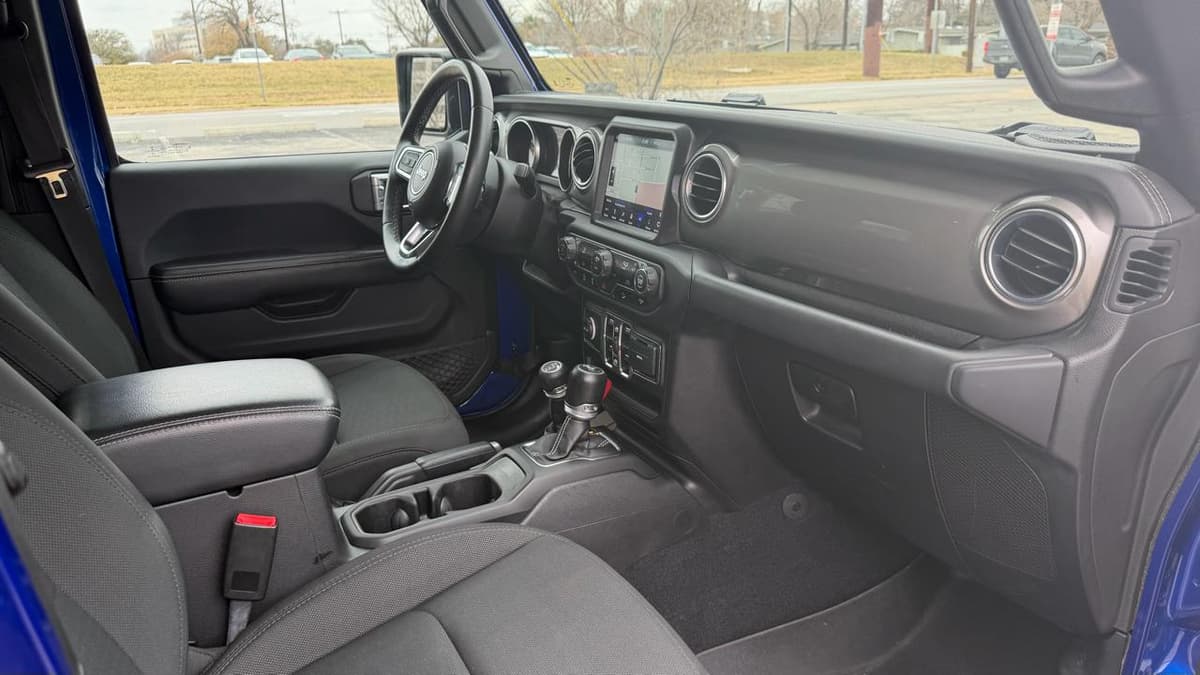 2018 Jeep Wrangler - Image 18