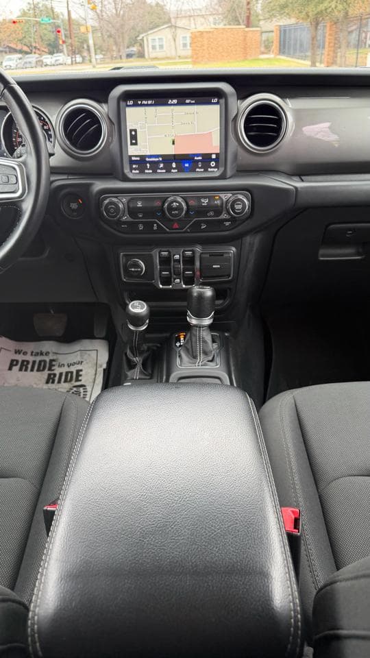 2018 Jeep Wrangler - Image 23