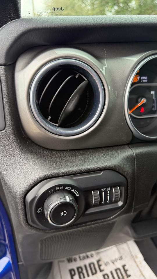 2018 Jeep Wrangler - Image 30