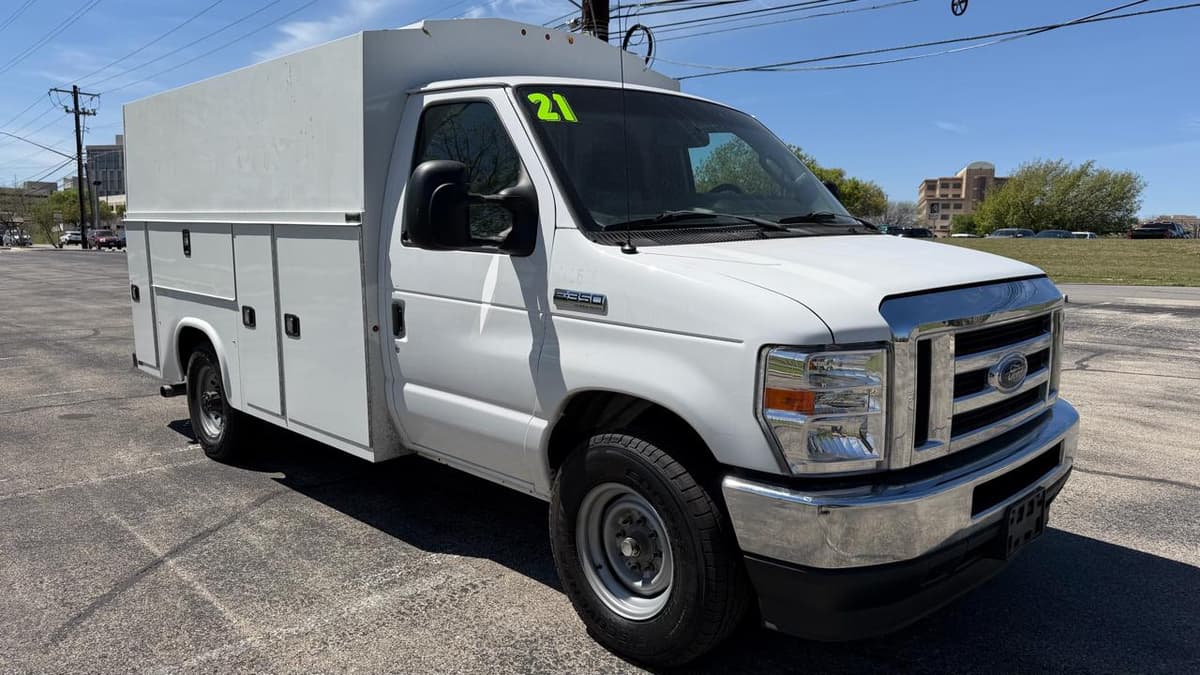 2021 FORD E-Series - Image 3
