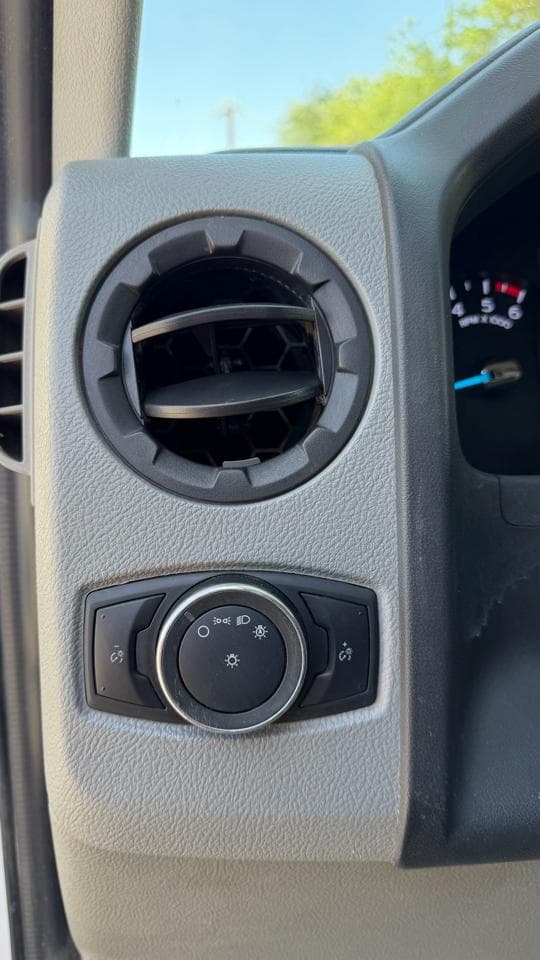 2021 FORD E-Series - Image 17