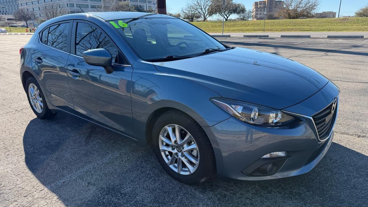 2016 Mazda Mazda3 - Image 2