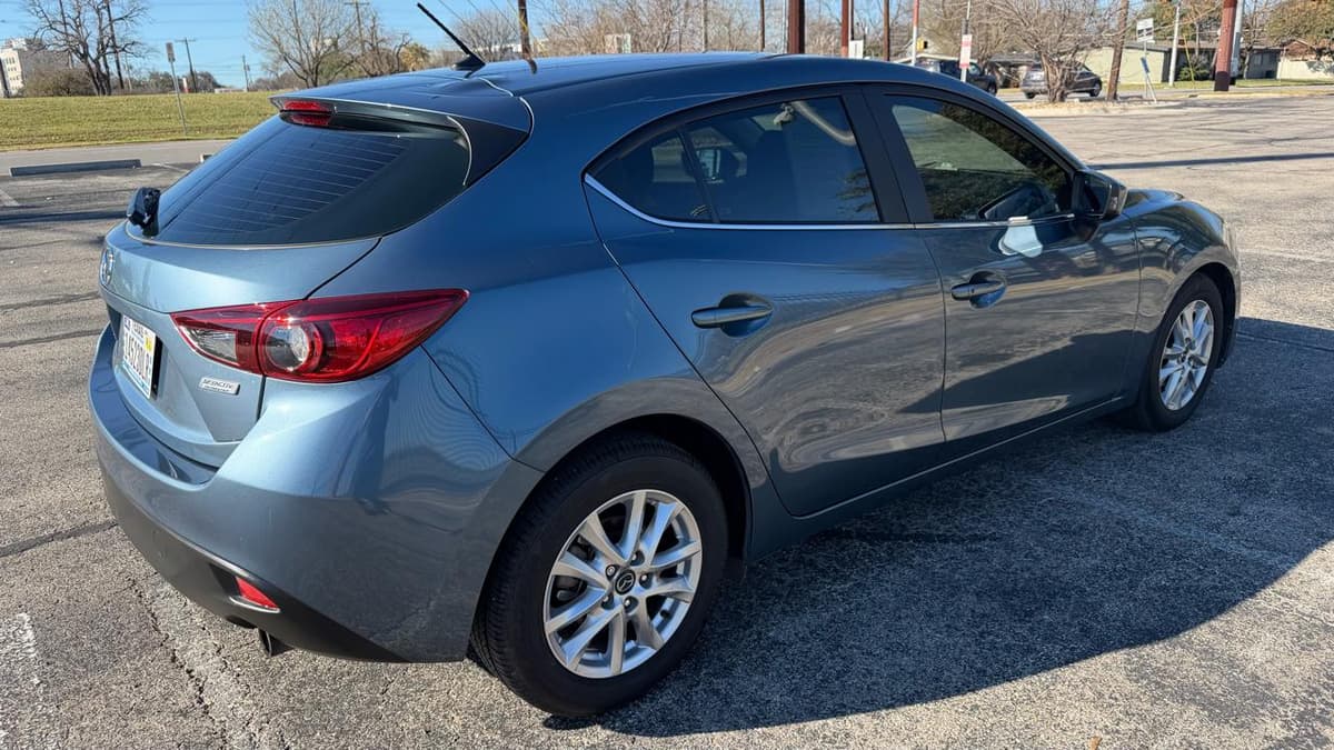 2016 Mazda Mazda3 - Image 4