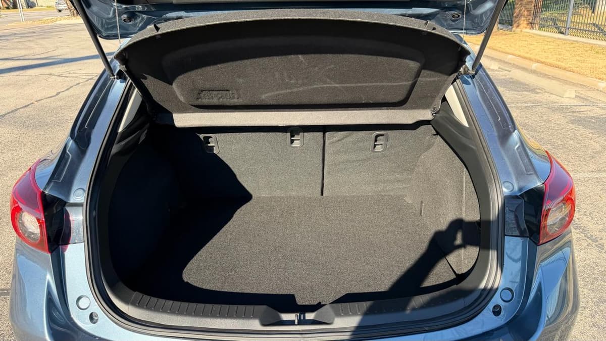 2016 Mazda Mazda3 - Image 10