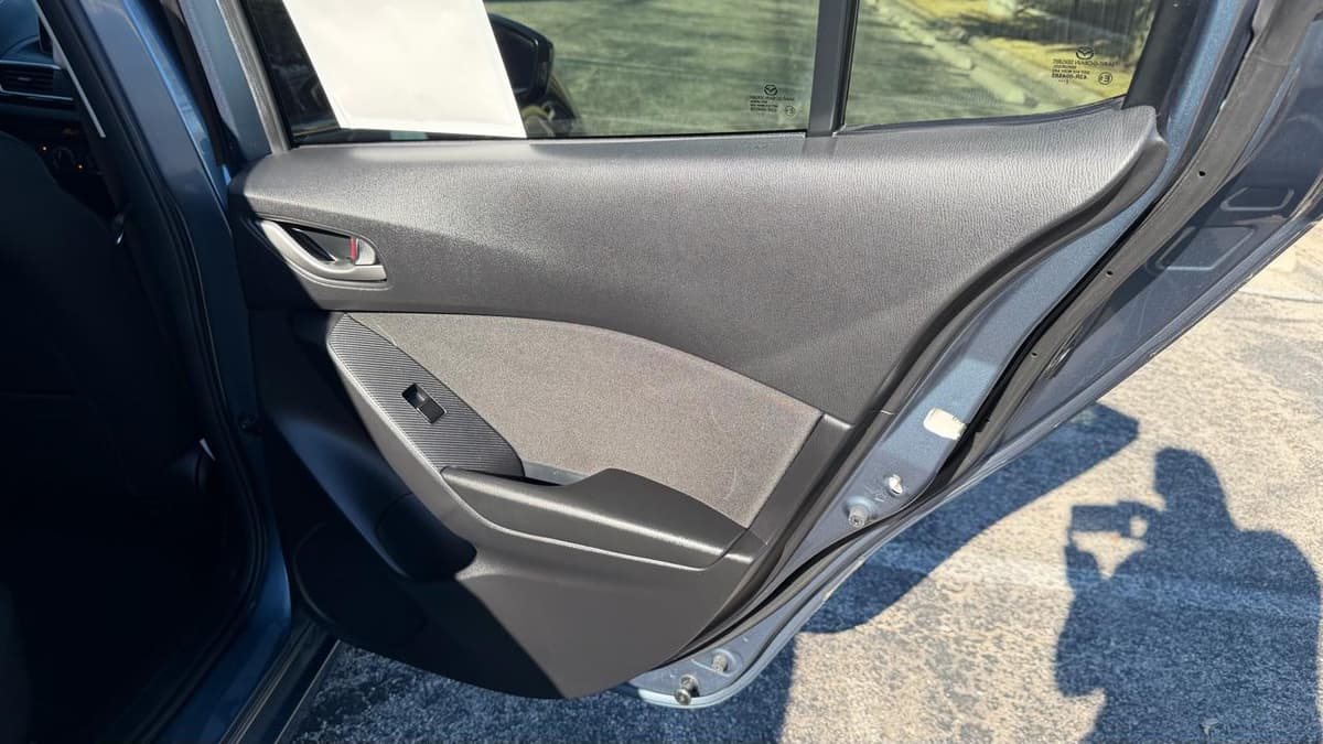 2016 Mazda Mazda3 - Image 11
