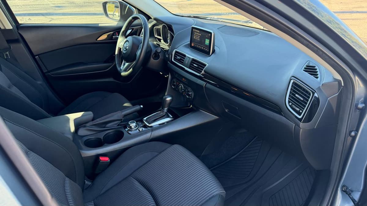 2016 Mazda Mazda3 - Image 13