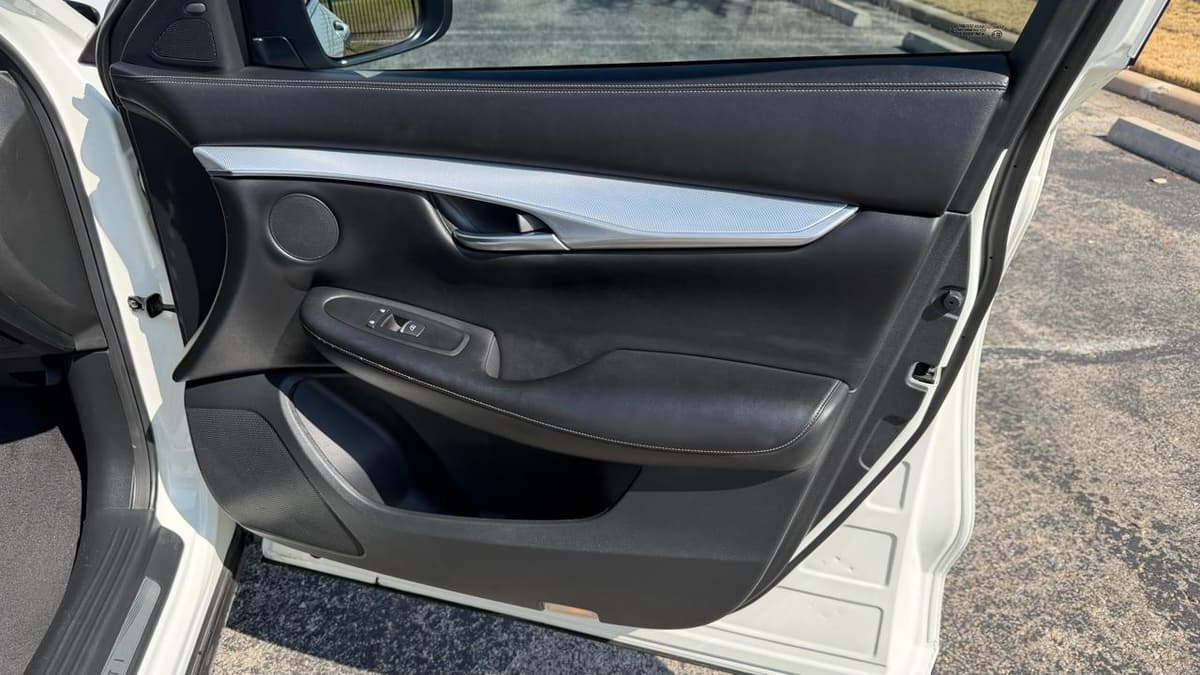 2020 Infiniti QX50 - Image 12