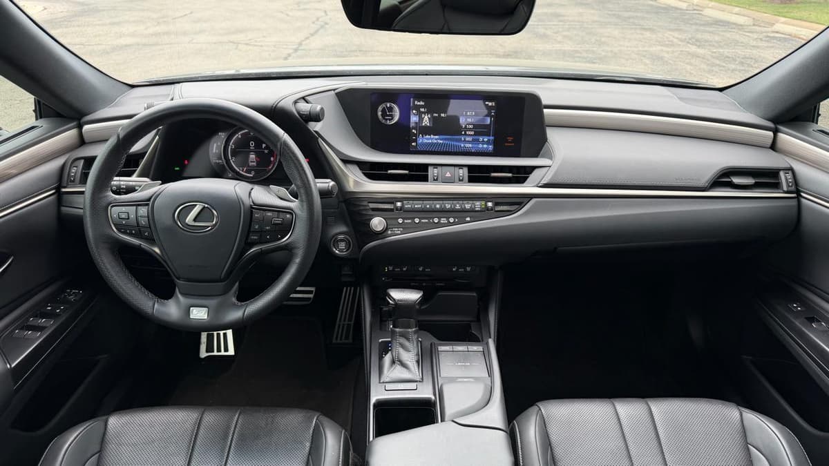 2021 LEXUS ES - Image 19