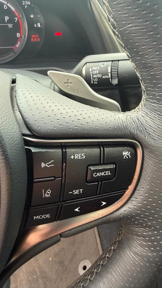 2021 LEXUS ES - Image 28