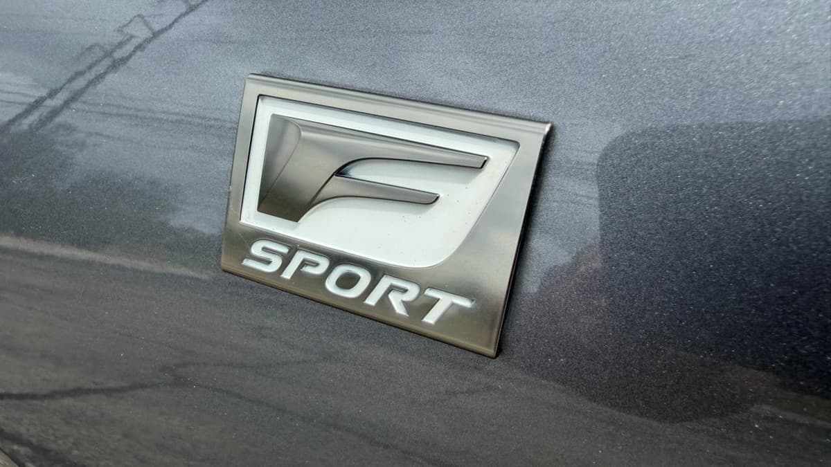 2021 LEXUS ES - Image 38