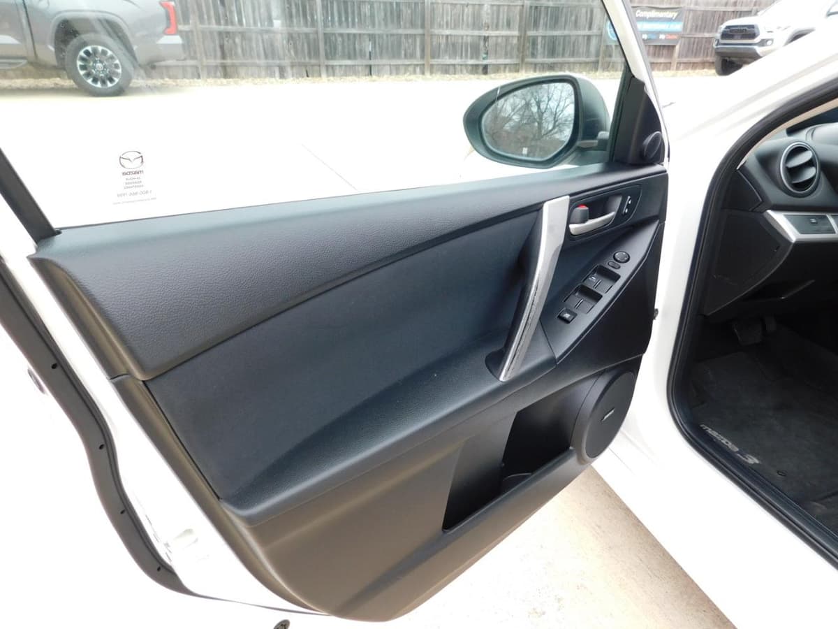 2011 Mazda Mazda3 - Image 15