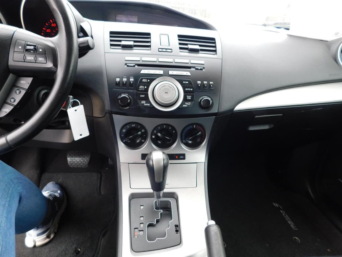 2011 Mazda Mazda3 - Image 8