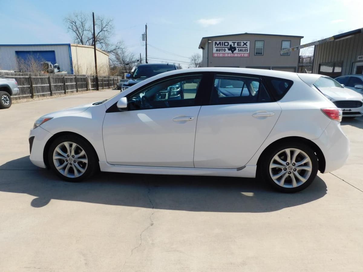 2011 Mazda Mazda3 - Image 2