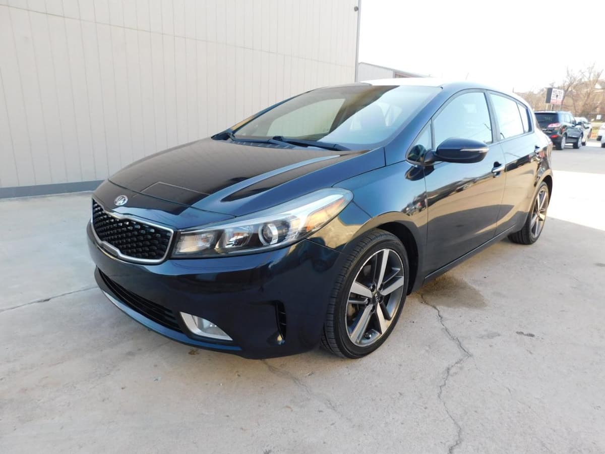 2017 Kia Forte5 - Image 1