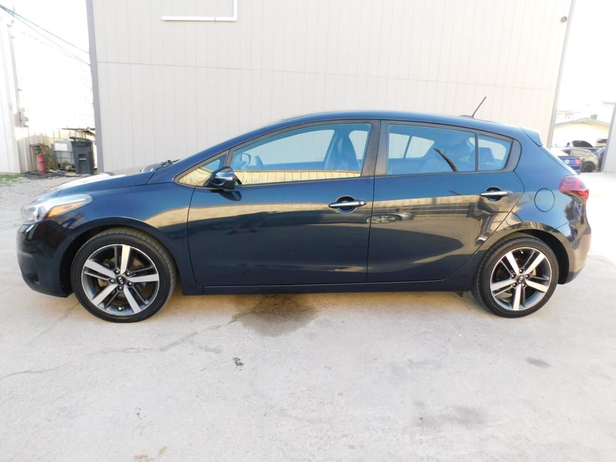 2017 Kia Forte5 - Image 2