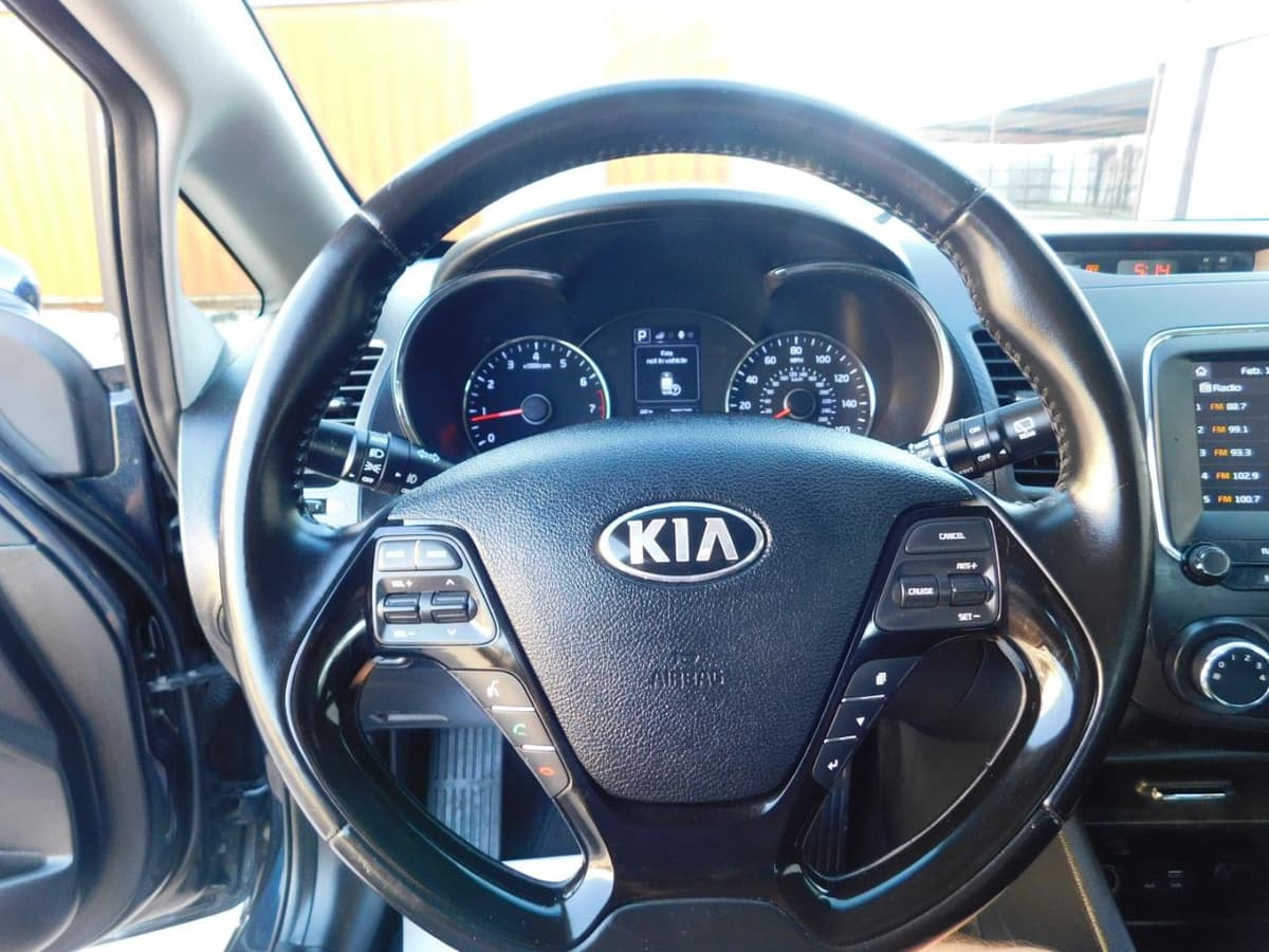 2017 Kia Forte5 - Image 7